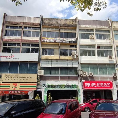 Ling'S Guesthouse Kuching Exterior photo